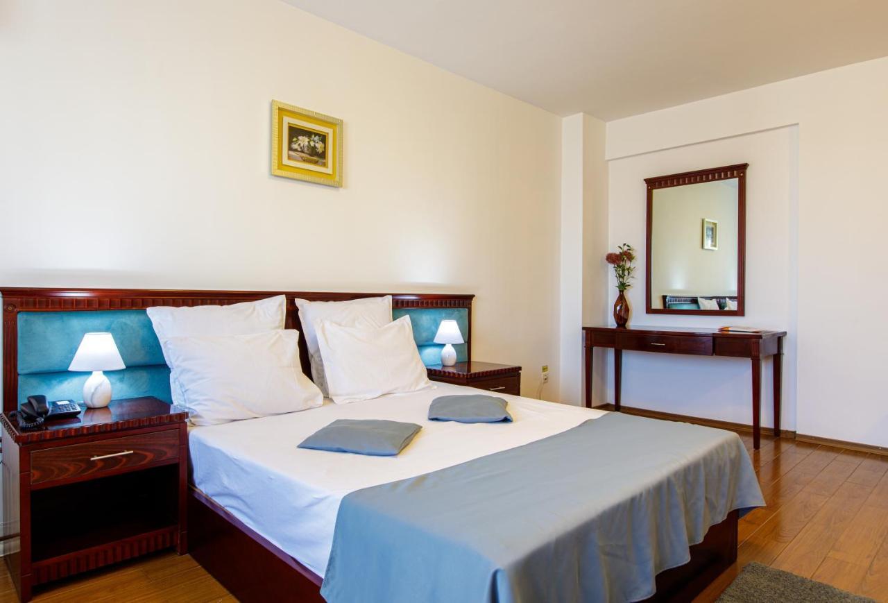 Lira Pacific Aparthotel Constanţa Exterior foto