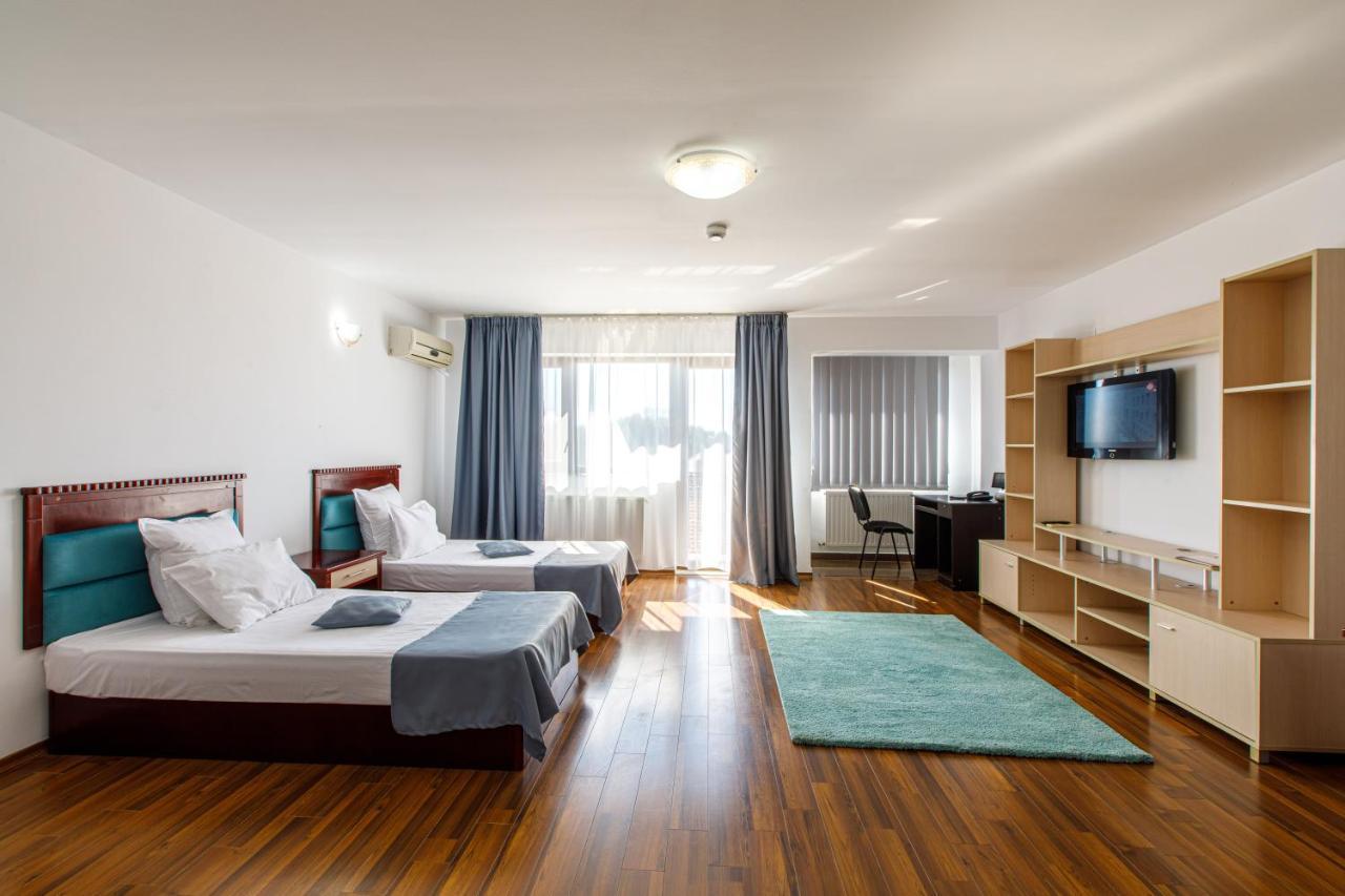 Lira Pacific Aparthotel Constanţa Exterior foto
