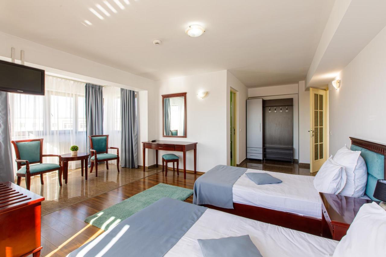 Lira Pacific Aparthotel Constanţa Exterior foto