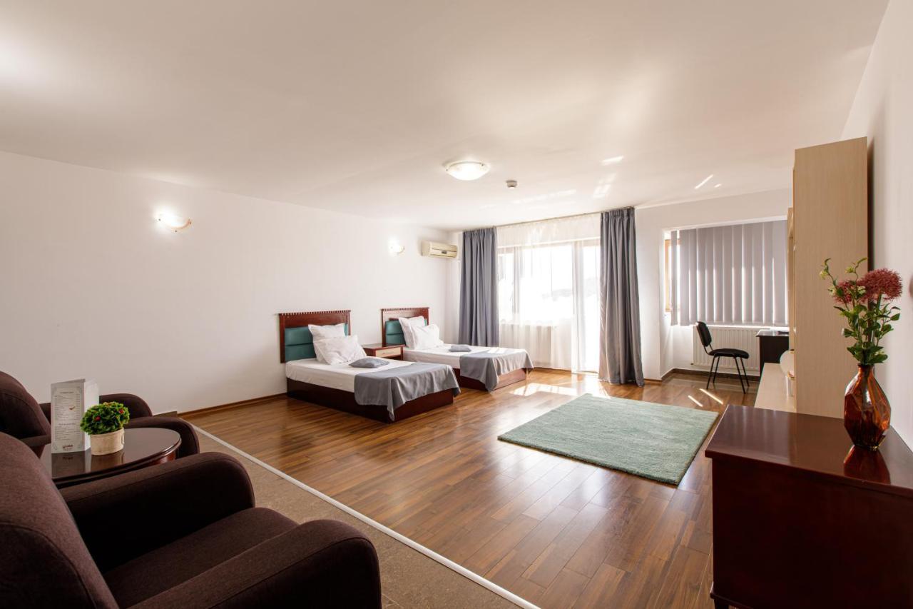 Lira Pacific Aparthotel Constanţa Exterior foto