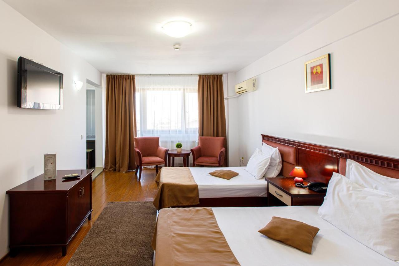 Lira Pacific Aparthotel Constanţa Exterior foto