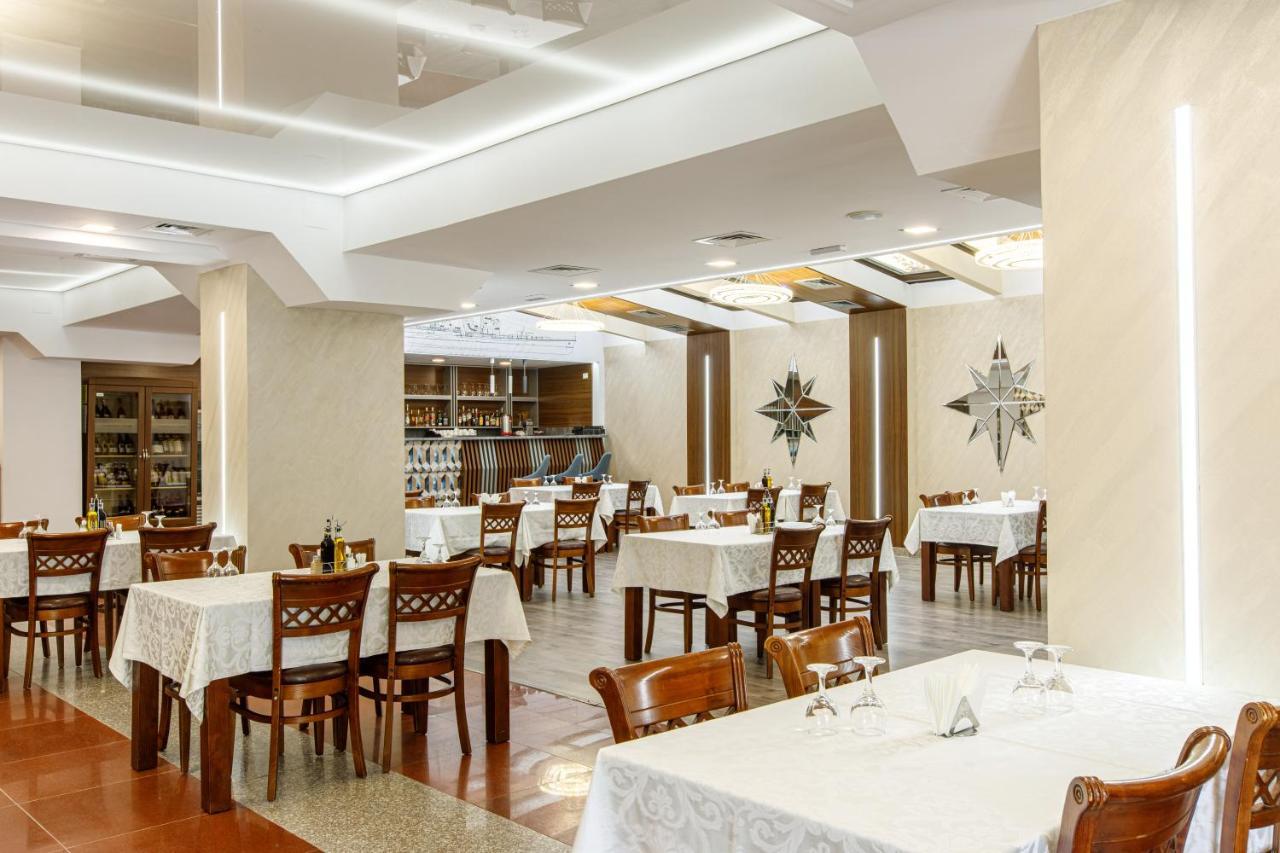 Lira Pacific Aparthotel Constanţa Exterior foto